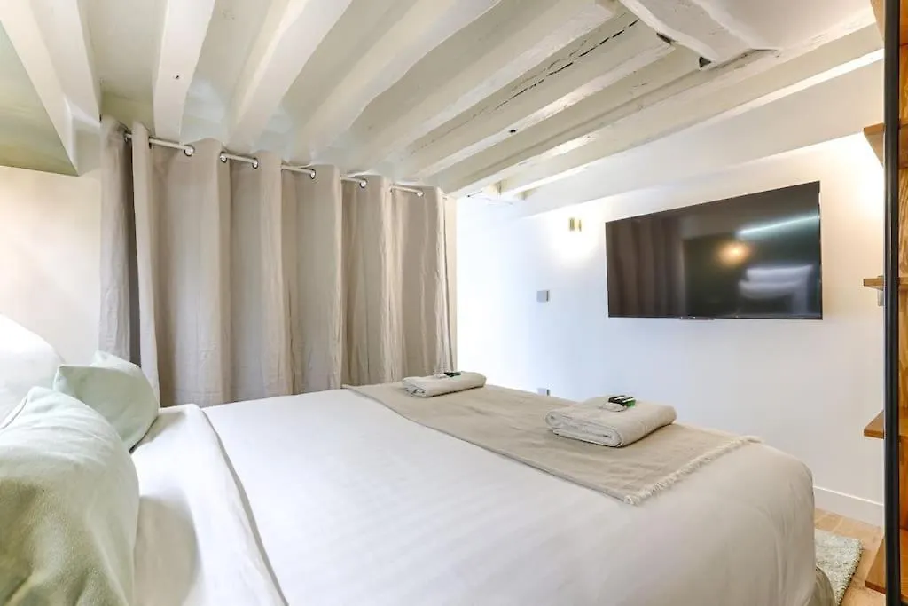 Mykeypers - Amazing Duplex 2Br/6P - Bastille / Marais 3 Paryż 0*,  Francja